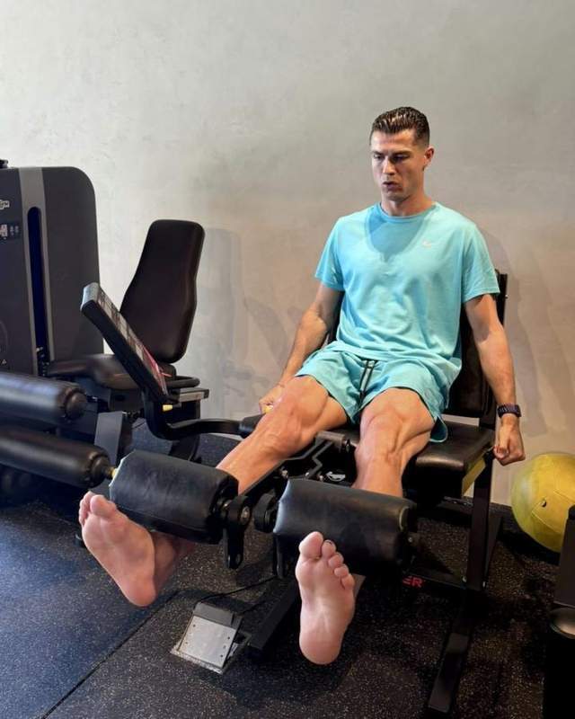 C罗社交平台更新训练动态;腿筋伤后积极恢复,状态保持稳定。 体育新闻 C罗社交平台更新训练动态;腿筋伤后积极恢复,状态保持稳定。 体育新闻