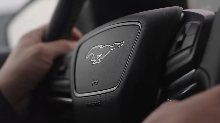 油价暴涨四倍!揭秘中国电车如何在全球市场完成“降维打击” 企业服务