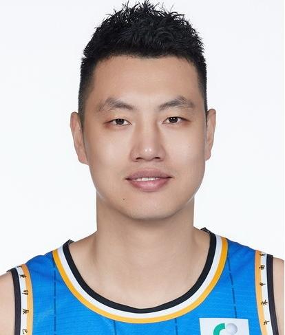 登场即绝境:新人张鹏珲如何用一颗三分球改写心路历程 体育新闻 登场即绝境:新人张鹏珲如何用一颗三分球改写心路历程 体育新闻