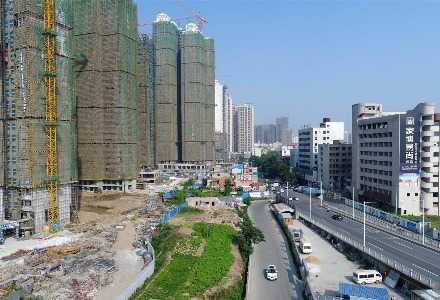  土地供应缩量下的房企投资分化：核心逻辑、数据对比与策略应对 股票财经