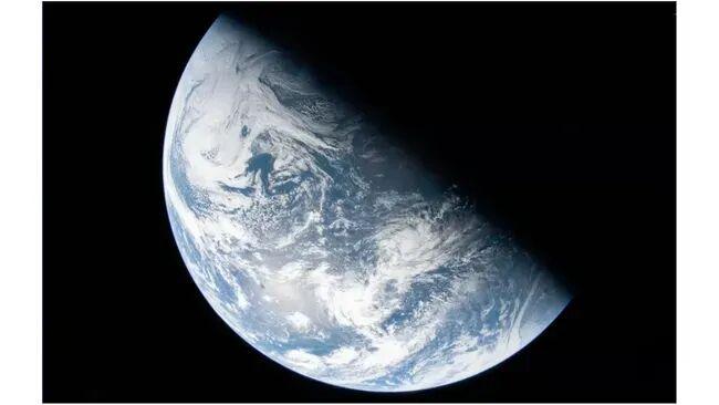 【技术解码】406773公里背后的精密轨道力学:阿尔忒弥斯2号如何刷新人类飞行边界 新闻