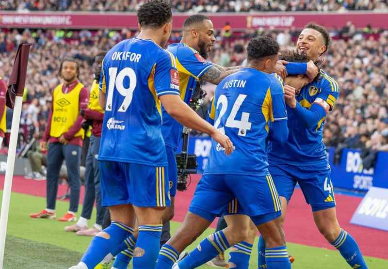  战术博弈与绝境求生：昨夜足坛多场激战的技术解码 体育新闻