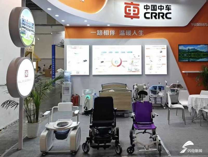  一张床的救赎：当老李不再为"方便"而难堪 情感心理