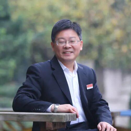  从"孤军奋战"到"左右逢源"：一位新校长的蜕变手记 情感心理