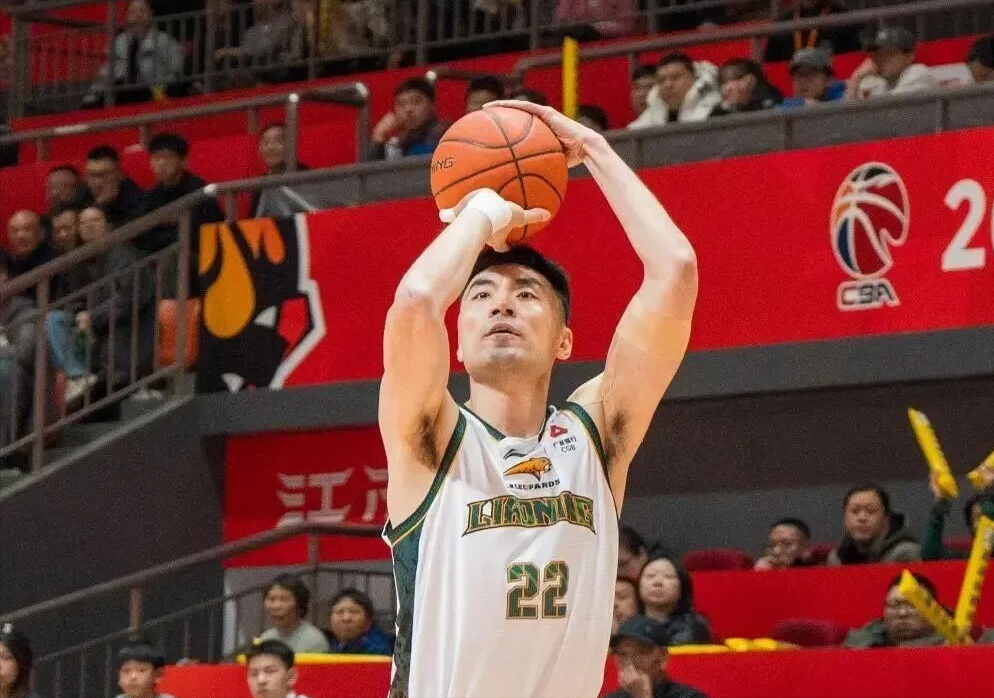  辽宁险胜山东背后的战术密码：乌戈如何用十二人轮换破解困局 体育新闻