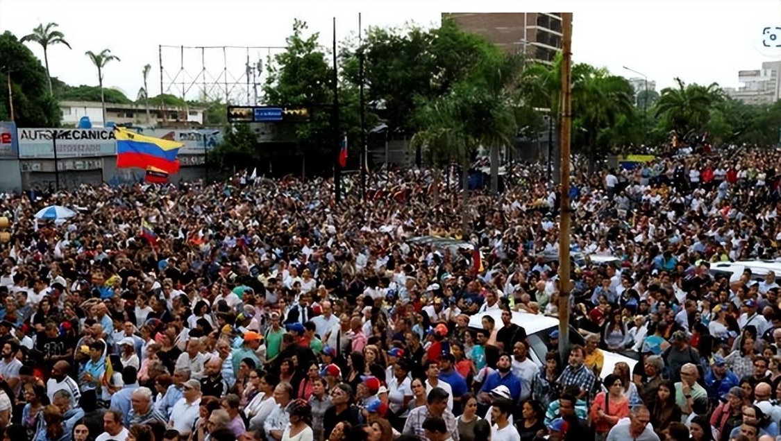  一个五口之家的餐桌空了四年：委内瑞拉街头怒火背后的普通人 新闻